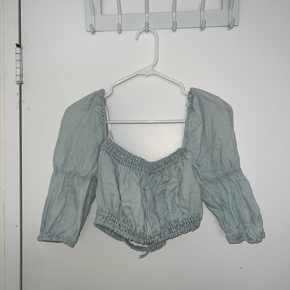 Cropped denim / light blue top